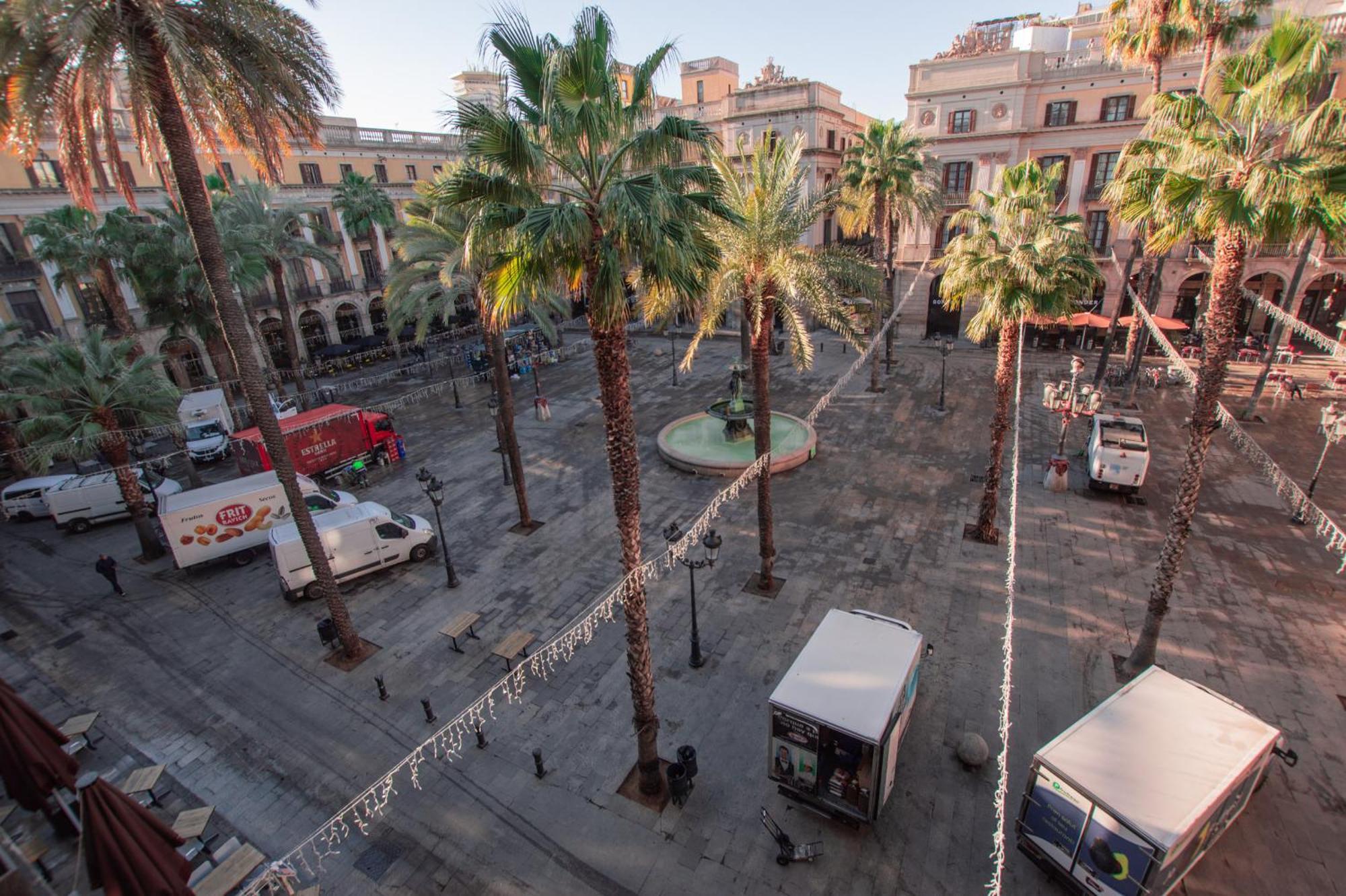 Barcelona Classic Plaza Real Apartments — Photos 1